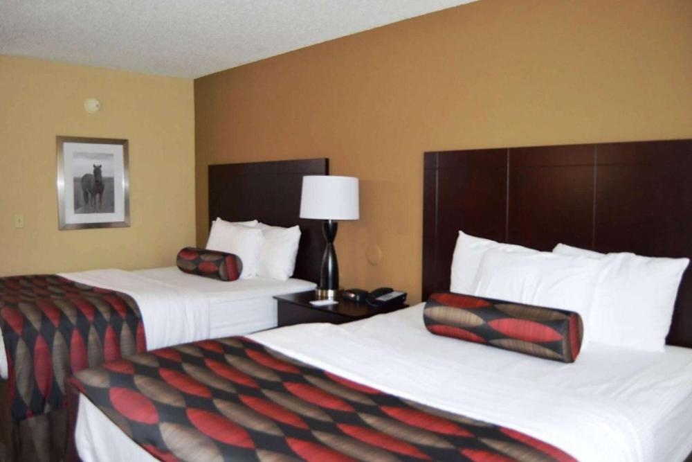 Baymont by Wyndham Ardmore I-35 Image 12
