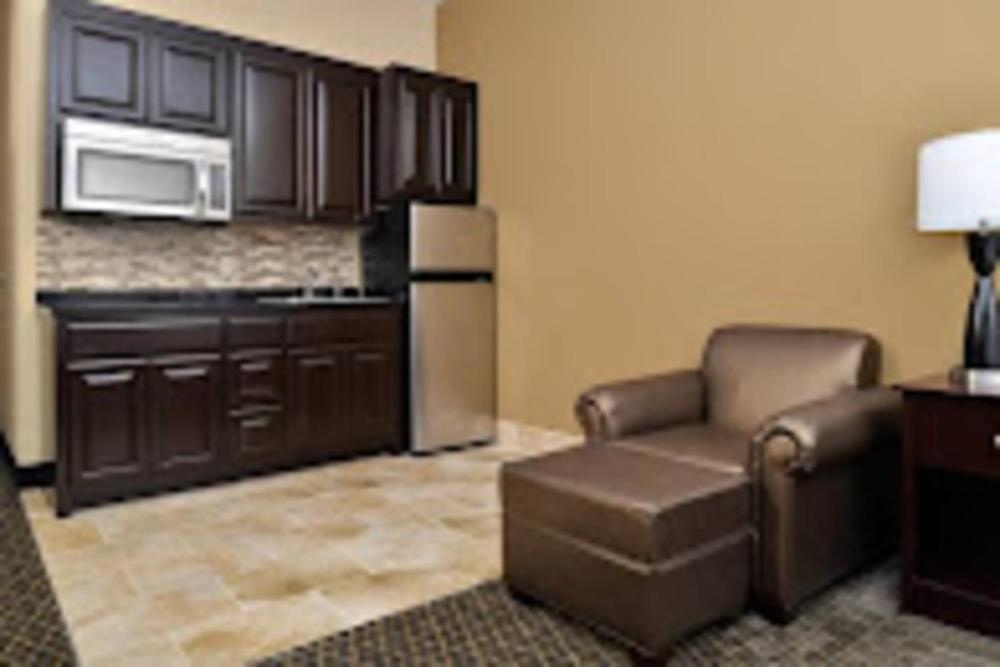 Baymont by Wyndham Ardmore I-35 Image 18
